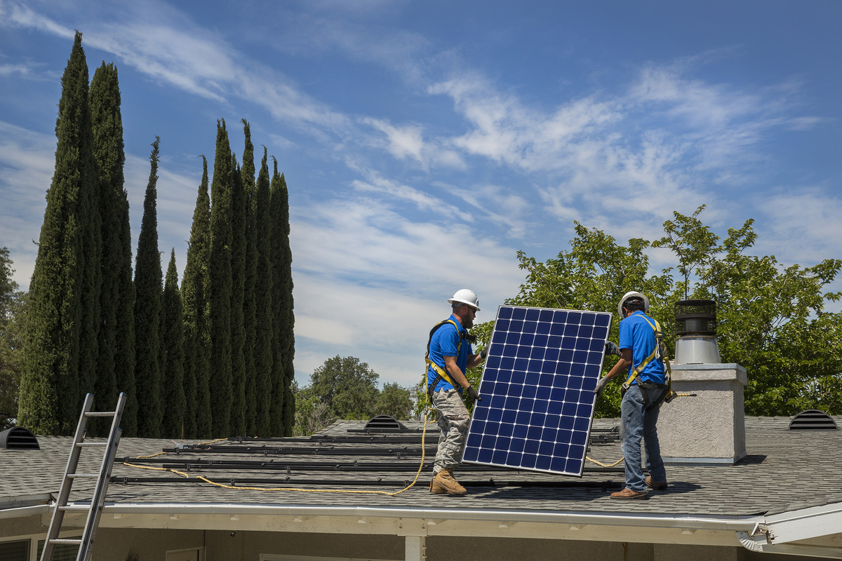 Solar Panels: To Lease or To Buy?